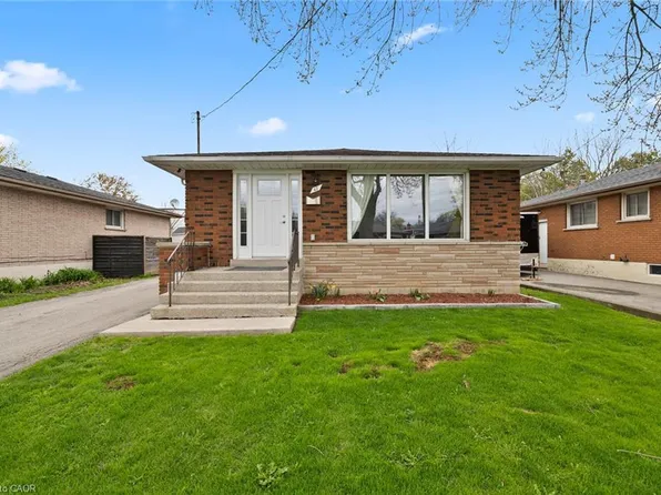 42 Atwater Cres, Hamilton, ON L9C 2E7