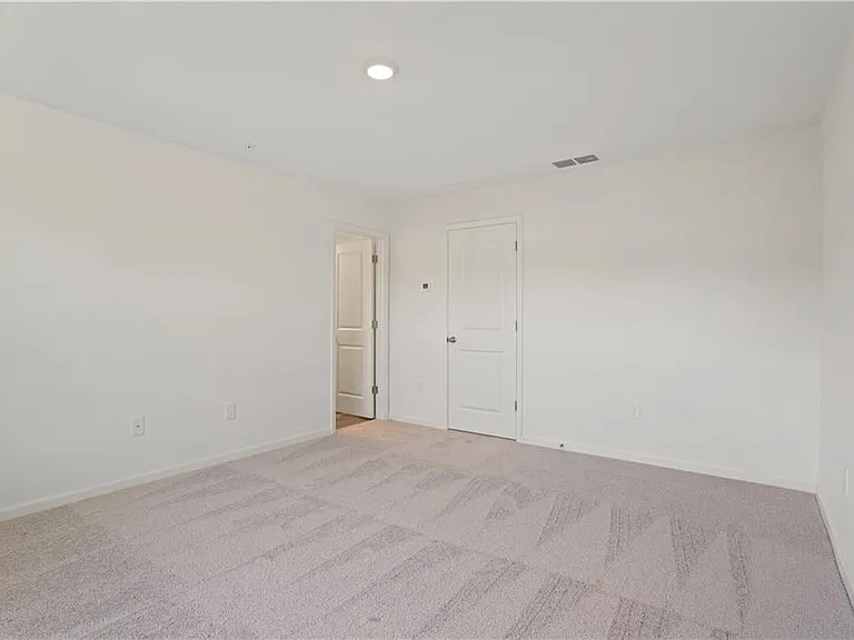 541 Magnolia Cir — Photo 11
