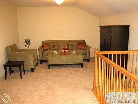 similar to model picture.