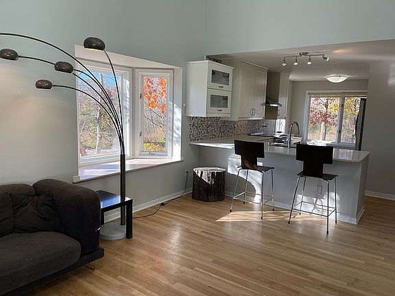 3rd image of 424 Little Lake Dr APT 5