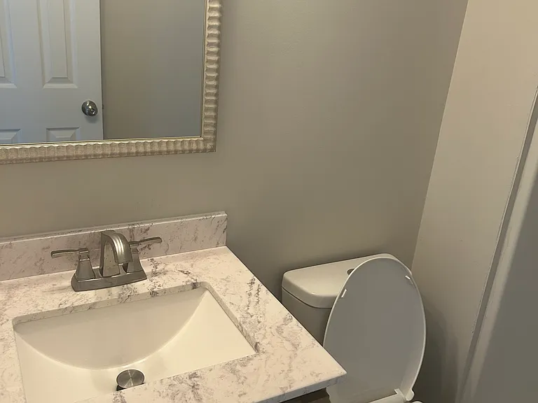 501 Georgetowne Ct — Photo 16