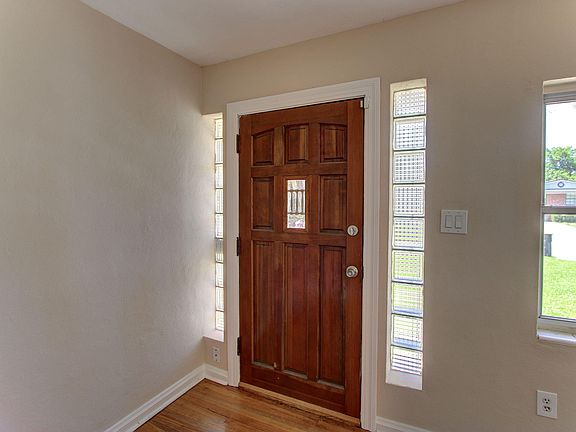 5th image of 5327 Colonial Ave