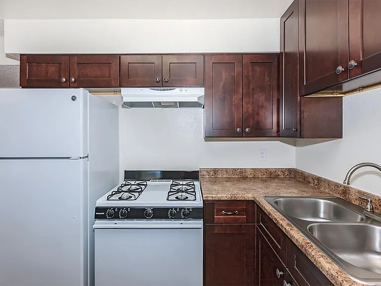 Peppertree Apartments — Photo 65