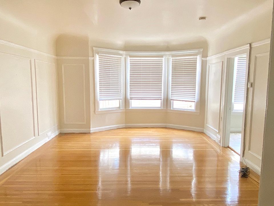 1st image of 2650 Franklin St #27