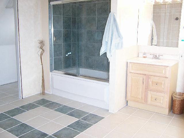 2nd image of 1381A Fordyce Rd