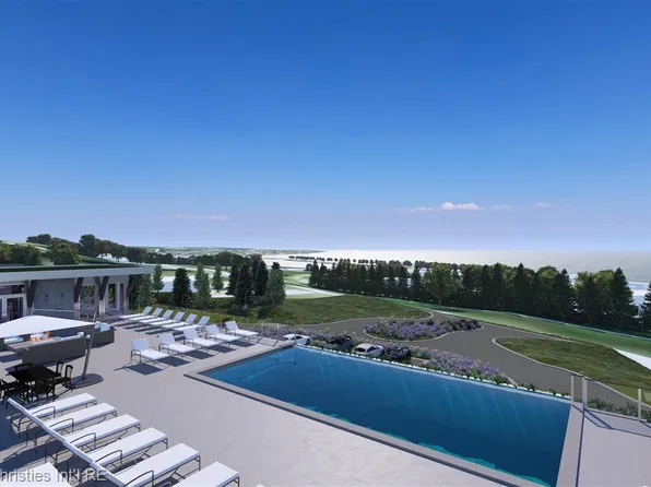 3575 Charlevoix Ave #14, Petoskey, MI 49770