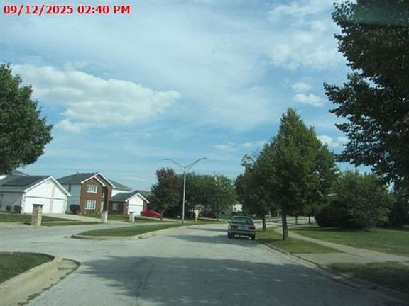 Exterior Neighborhood (street photo)