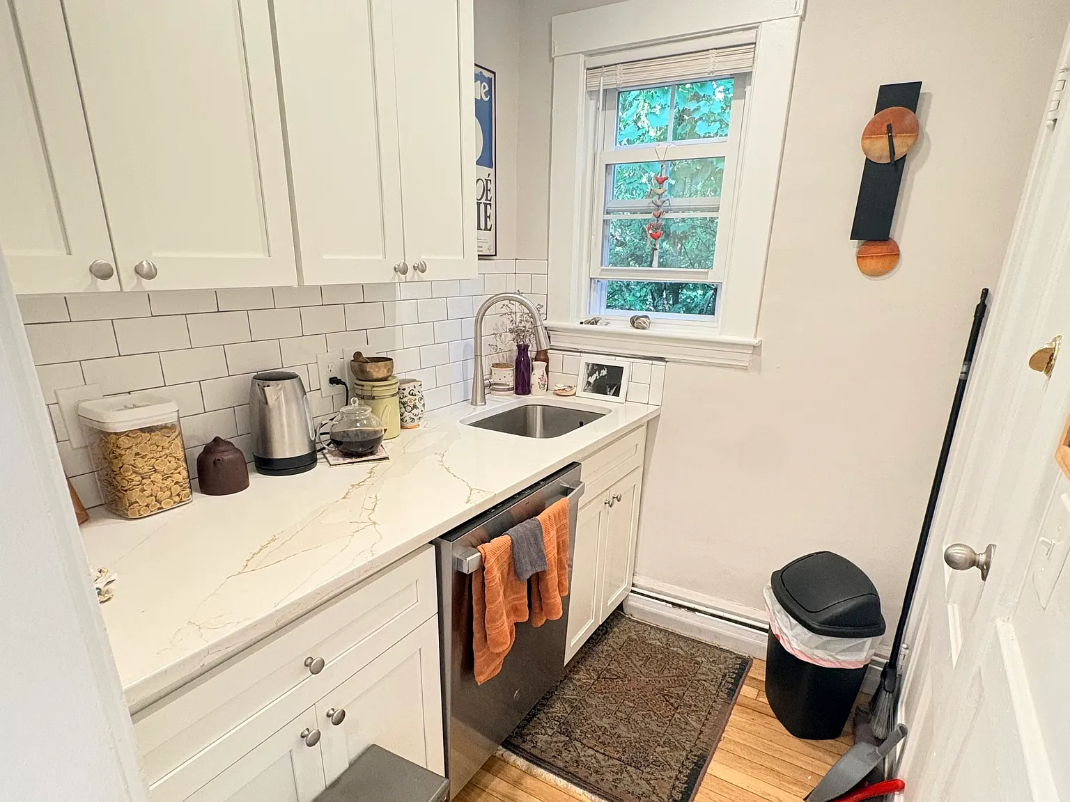 2 bed, 1.5 bath, 900 sqft, $2,600 — Photo 2
