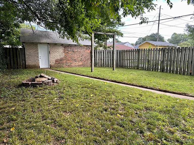 2510 College Ave — Photo 10