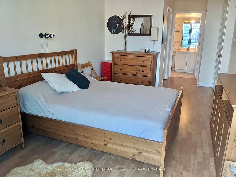 109 Front St E #1110 — Photo 13