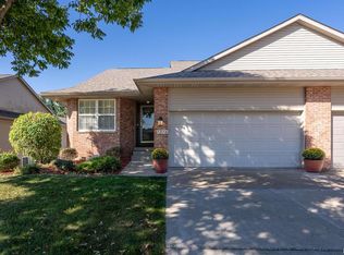5256 Red Fox Rd, Bettendorf, IA 52722