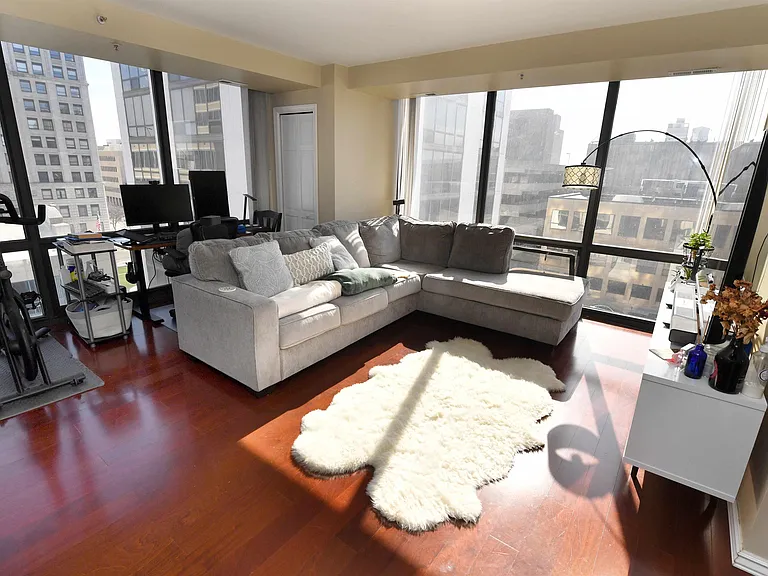 125 SW Jefferson Ave #W6B — Photo 3
