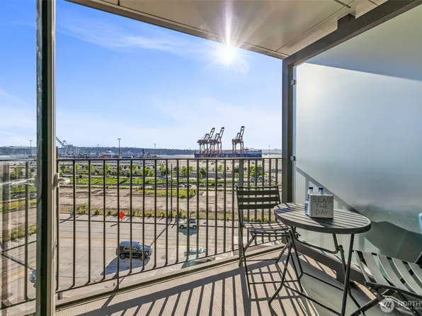 590 1st Avenue S #603, Seattle, WA 98104