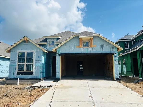 17915 Oakwood Stream Dr, Webster, TX 77598