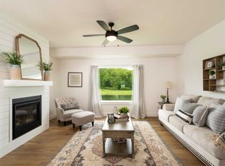 5846 S Meadowood Ave, Springfield, MO 65810