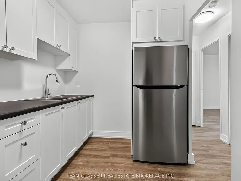735 Wonderland Rd S #302 — Photo 12