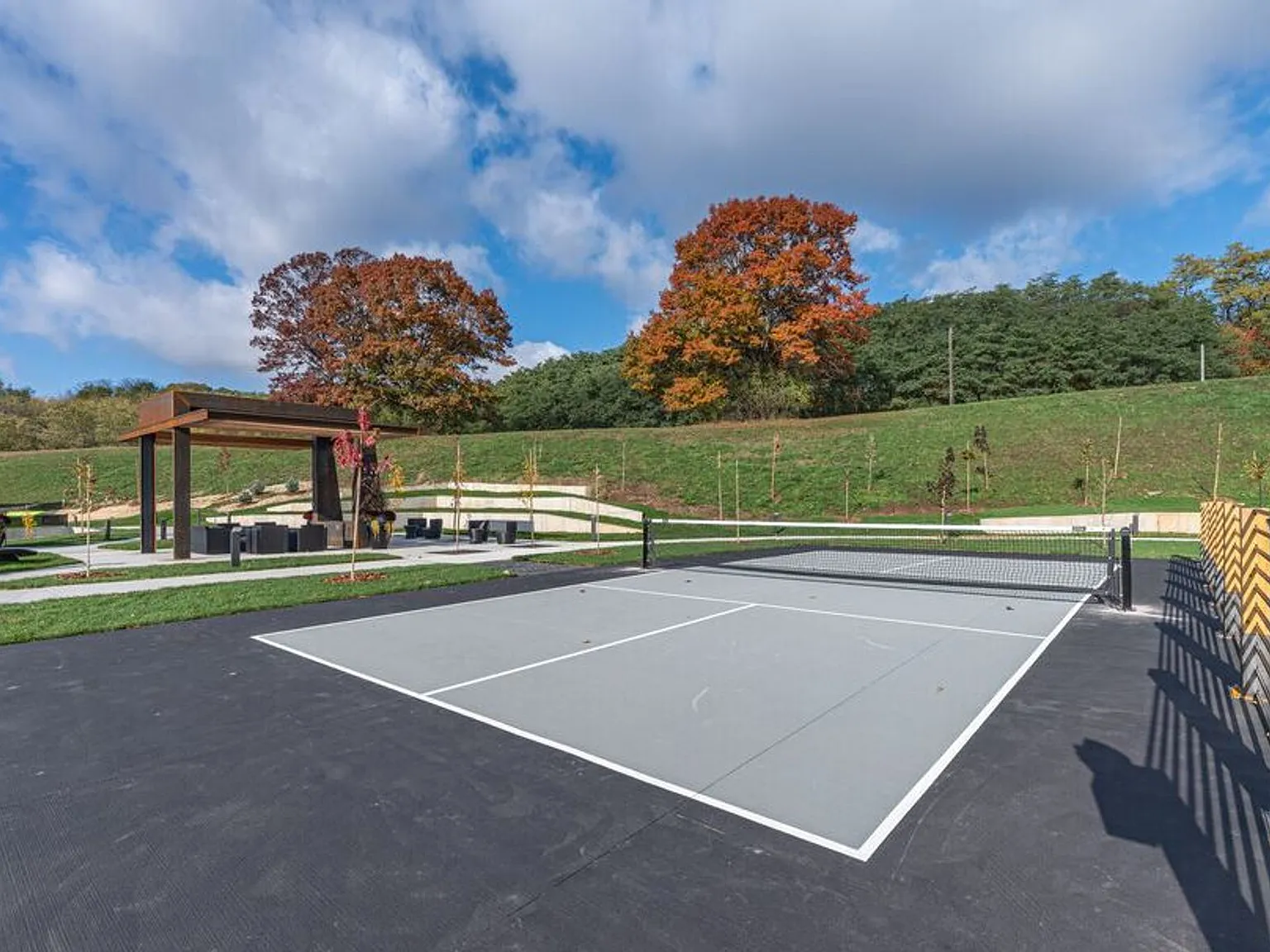 Galloway Flats | Luxury Living with all the amenities! $500 Deposit! — Photo 3
