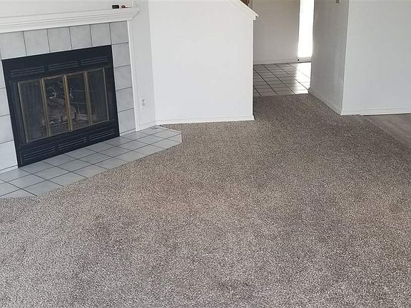 5th image of 891 N Christine Ln