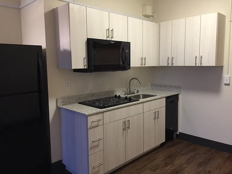 726 N Markeson St #103 — Photo 5