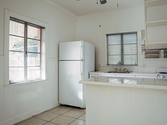 5th image of 317 Pershing Way #1