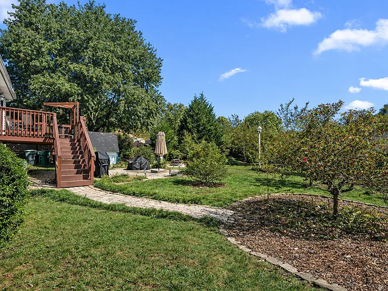 11423 Five Cedars Rd — Photo 27