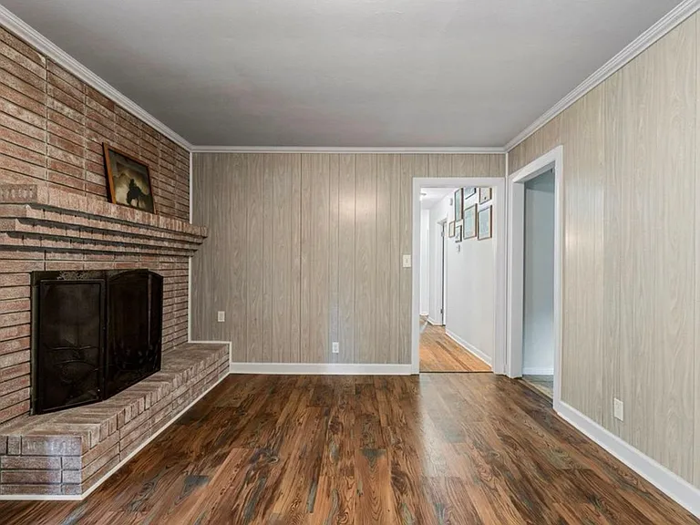 921 Brookhaven Dr — Photo 4