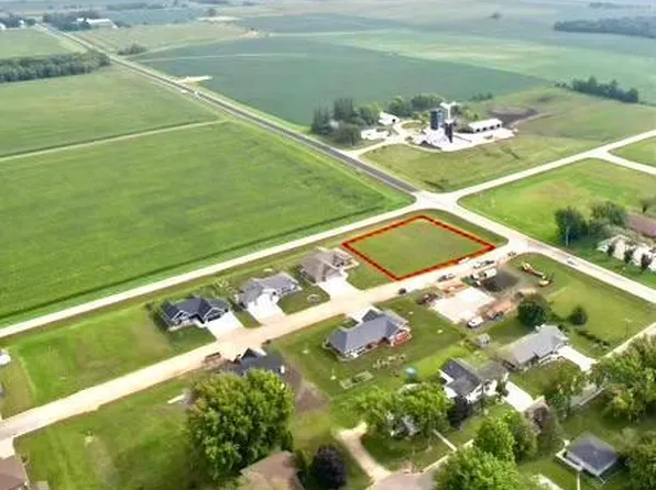 406 Vangsness St, Adams, MN 55909