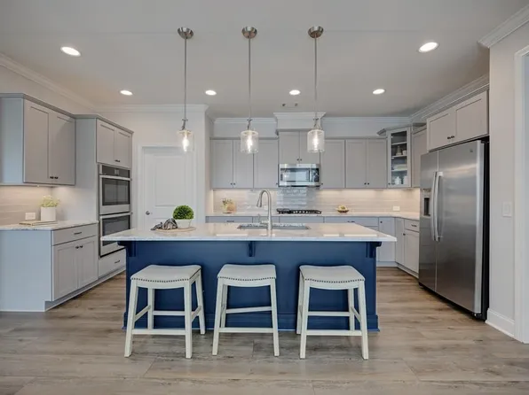 301 Bradford Walk, Woodstock, GA 30188