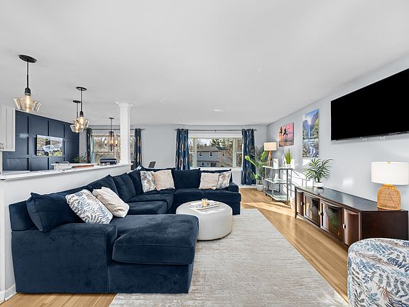 2nd image of 2413 3rd St