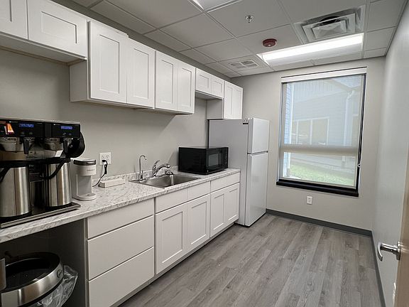 5th image of 2280 S 11th St Suite 208