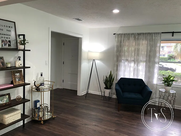 728 Windsor Rd — Photo 4