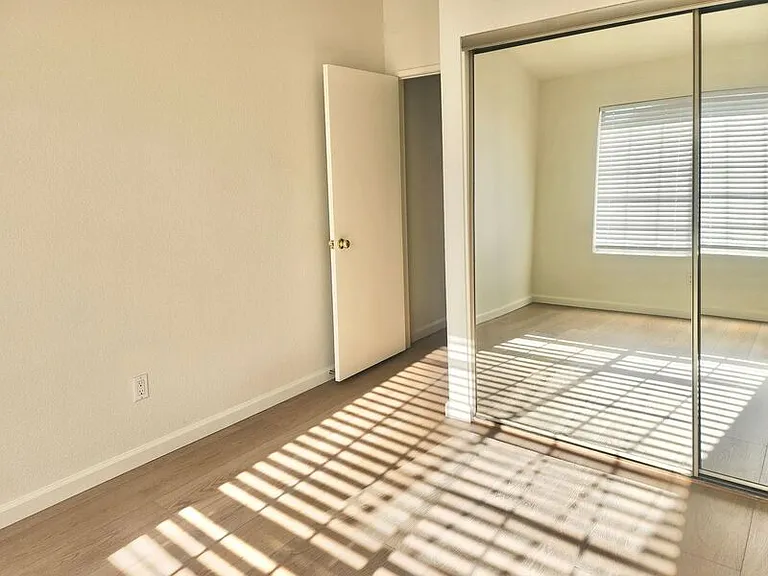 2275 Hawthorne Pl — Photo 26