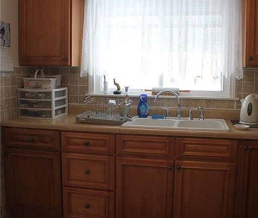 5th image of 188 Boll St