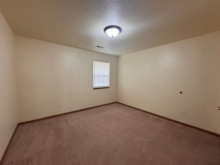 22585 Hollow Oak Ln — Photo 9