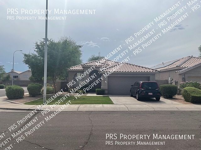 1st image of 990 N Bradley Dr