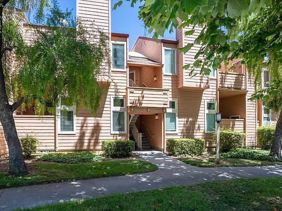 2nd image of 343 Tradewinds Dr