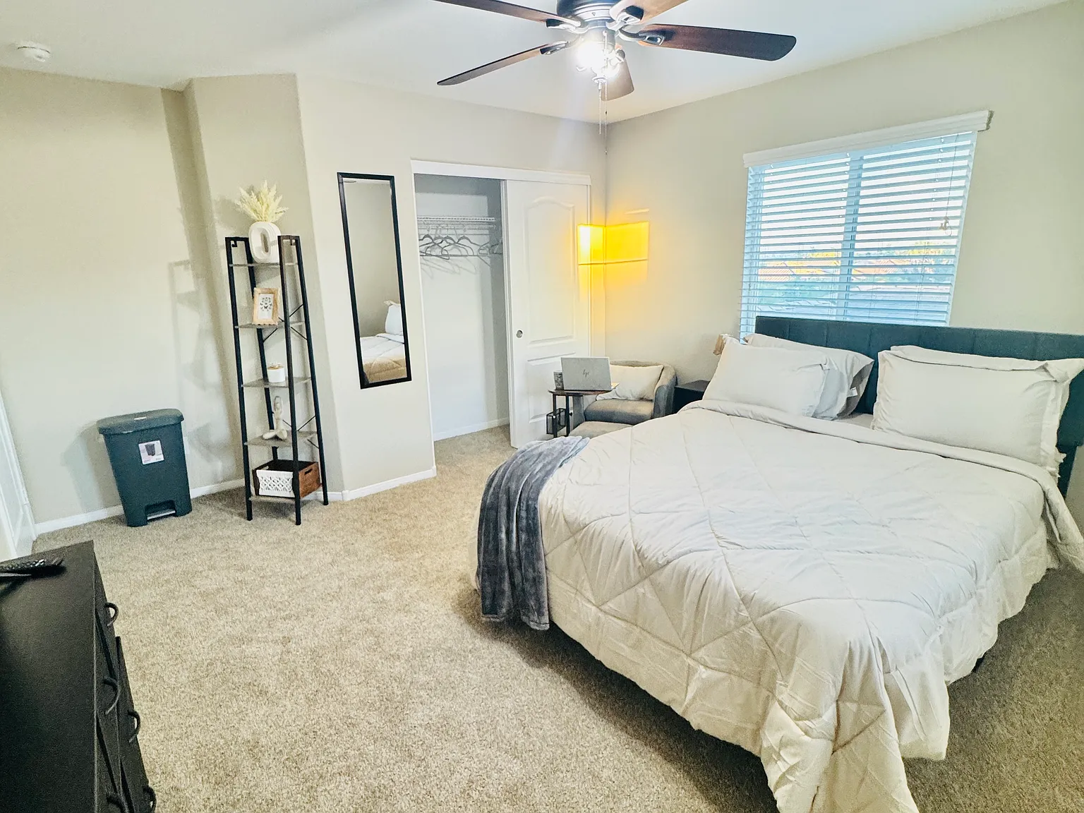 1 bed, 1919 sqft, $950 — Photo 2