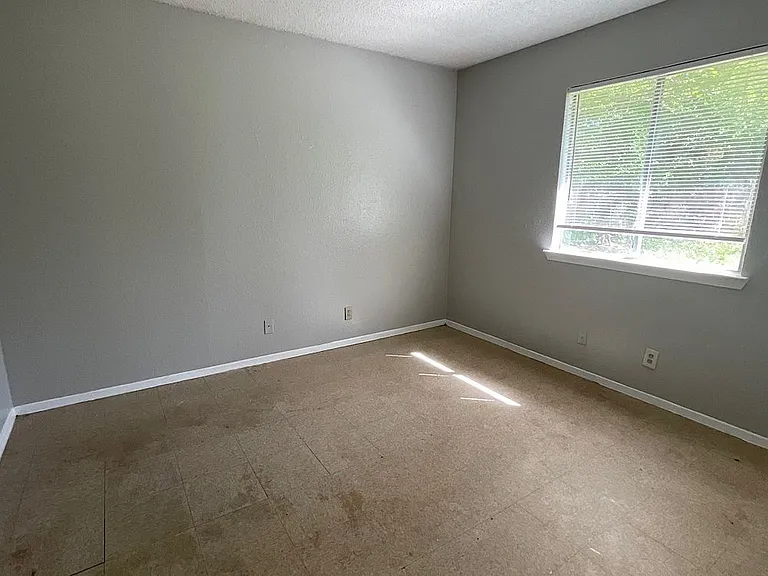 415 Thelma Dr #B — Photo 6