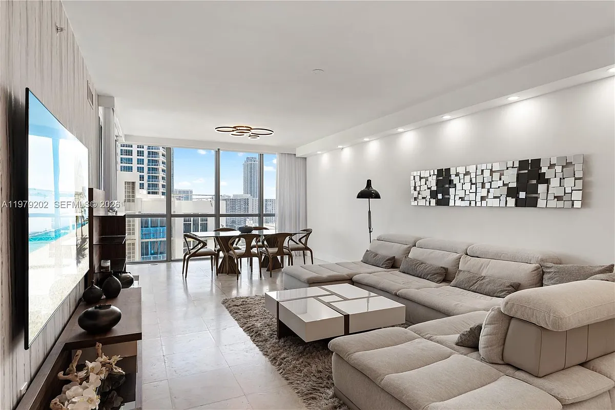 Building Photo - 3101 S Ocean Dr #1504