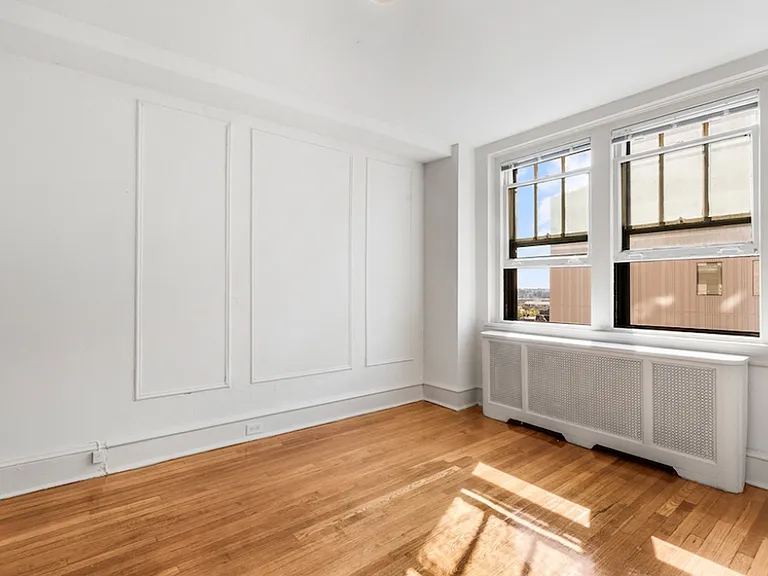 Embassy Apartments — Photo 15