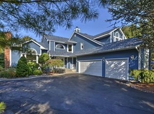 3 Kestrel Ln, Bedminster, NJ 07921