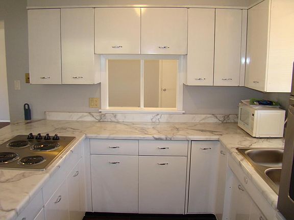3rd image of 1620 W Morten Ave