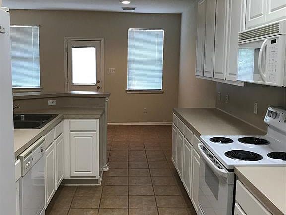 5th image of 16822 Carrollton Creek Ln