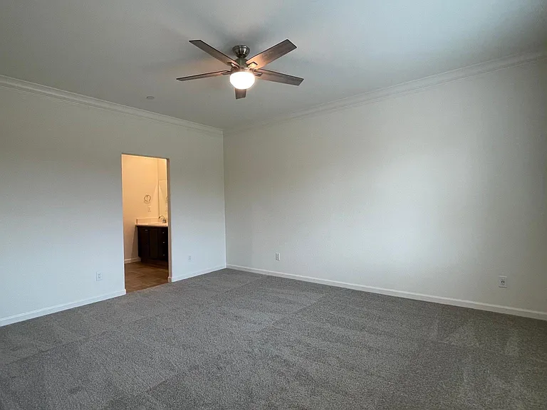 2100 Descanso Ave — Photo 13
