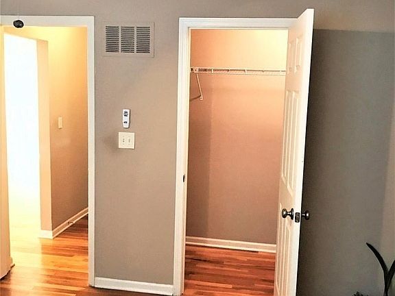 4th image of 4211 Clark Ave #42112