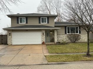 590 Alice Pl, Elgin, IL 60123