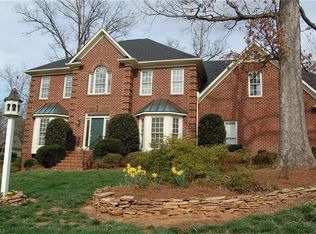 105 Hidden Ridge Dr, Jamestown, NC 27282