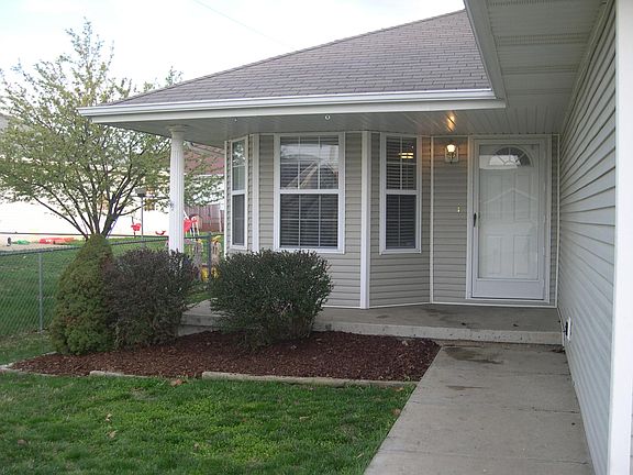 2nd image of 1032 W Butterfield Dr