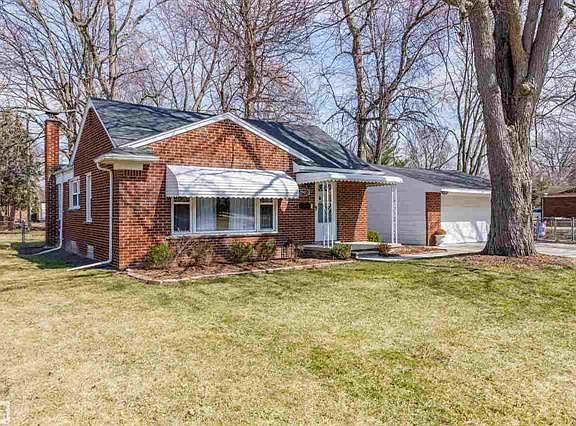2nd image of 20421 Woodmont St