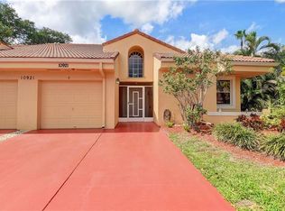 10921 Ladera Ln, Boca Raton, FL 33498